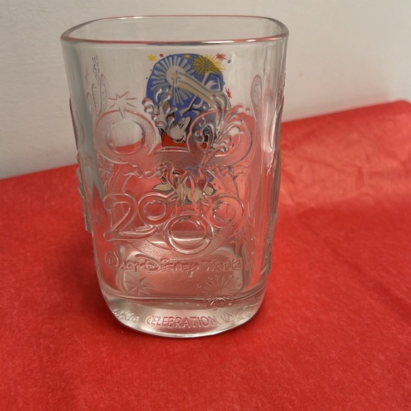 Epcot Mickey Mouse 2000 Walt Disney World glass - Picture 3 of 8